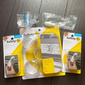 Safety 1st baby proofing supplies: 4pk safety straps, 5 pack stove knob covers